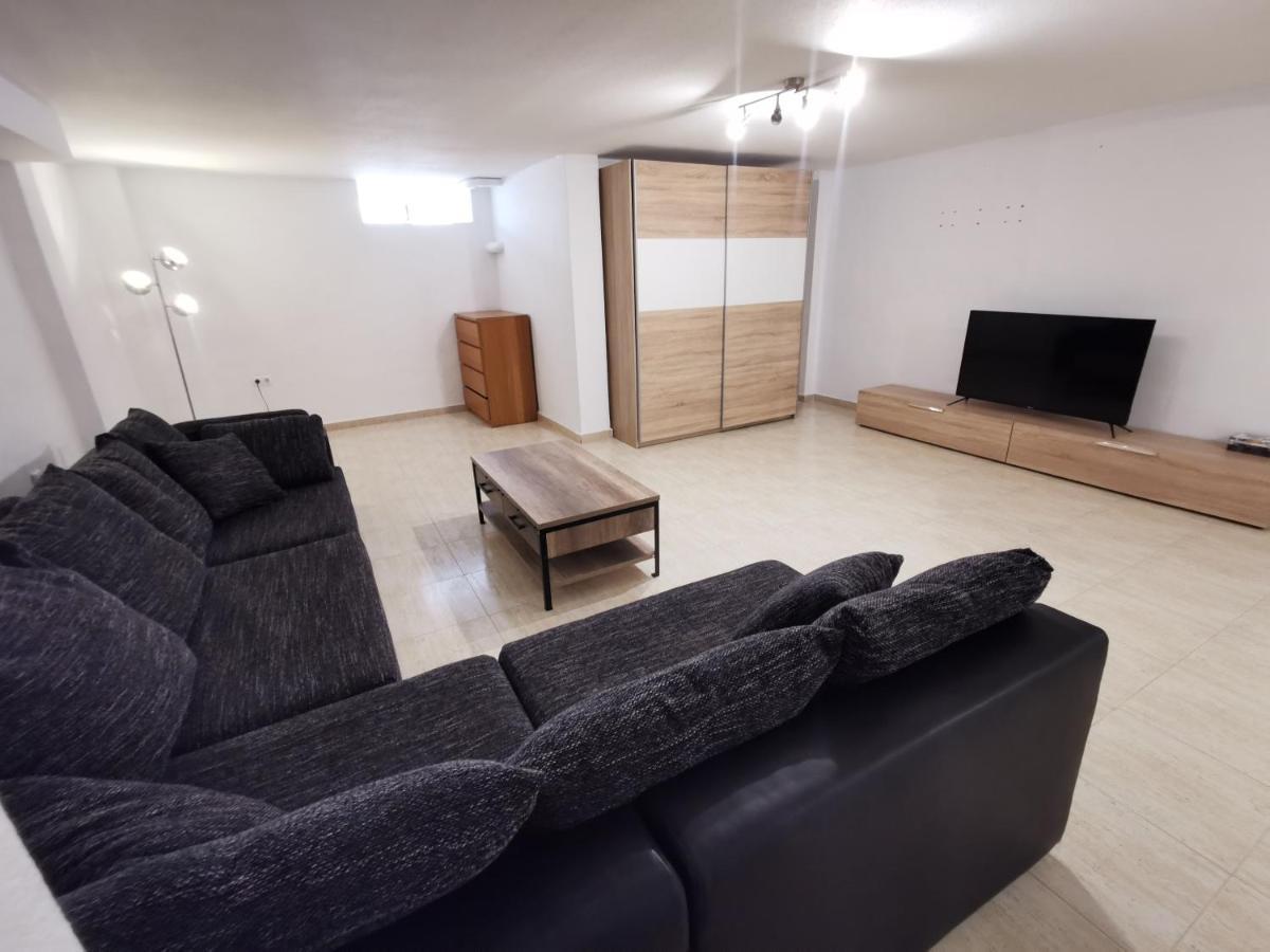 Spacious Villa With Private Pool And Beach Views Ель Монкайо Екстер'єр фото